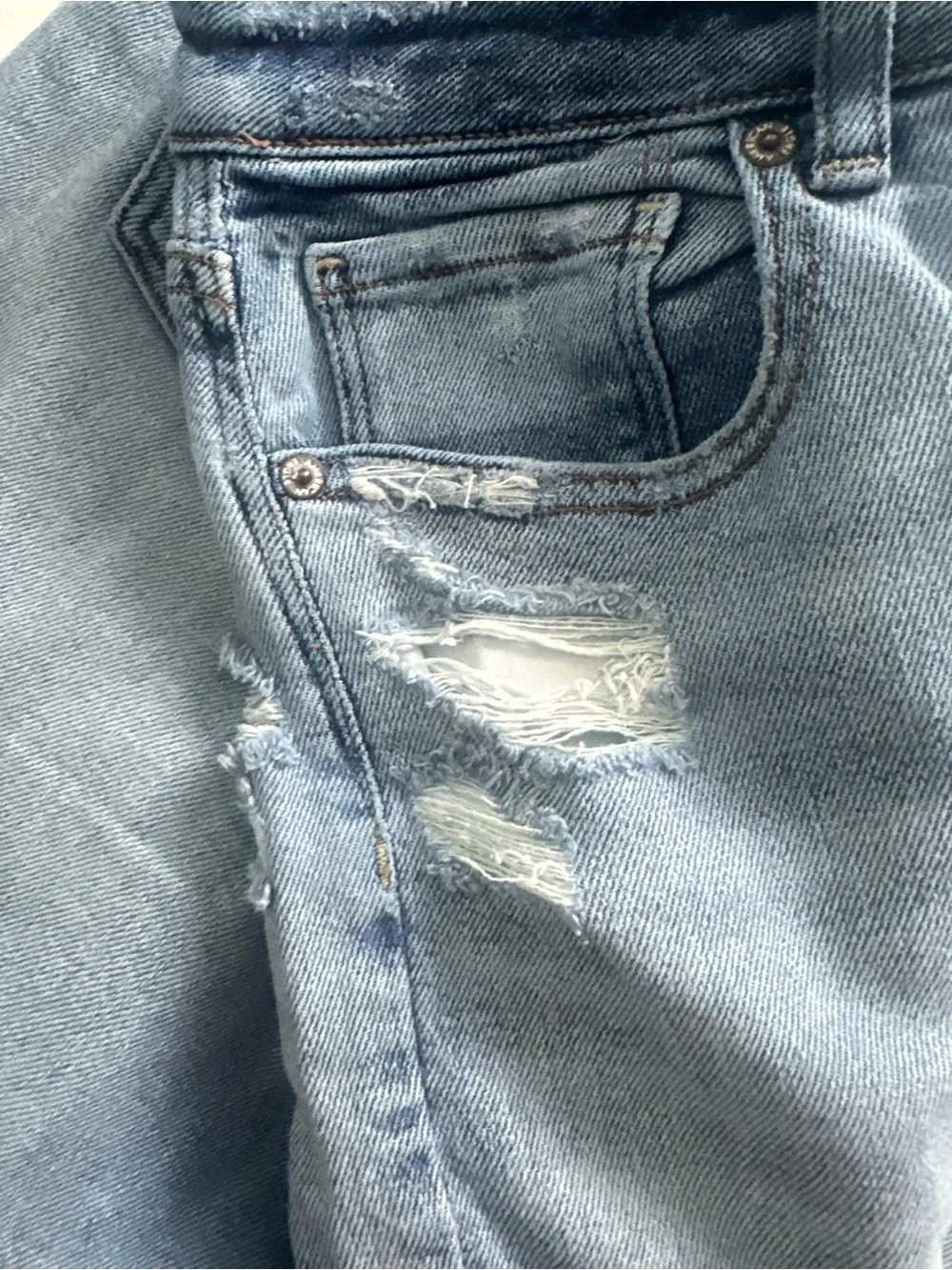 American Eagle Outfitters Light Blue Distressed Jeans
